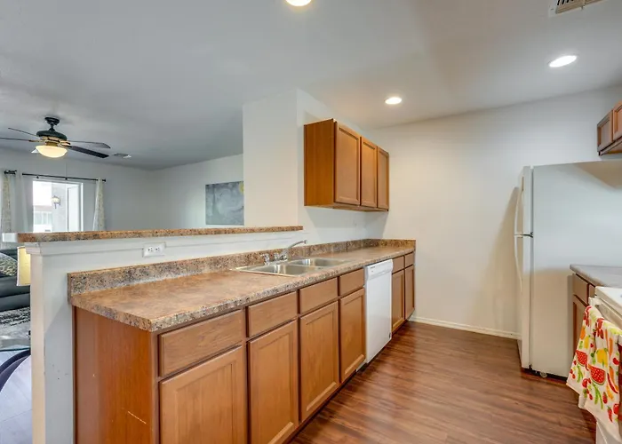 Easy Access To Asu! Extended-stay Townhome * Tempe