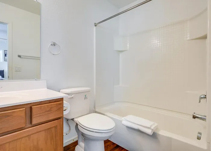Easy Access To Asu! Extended-stay Townhome * Tempe